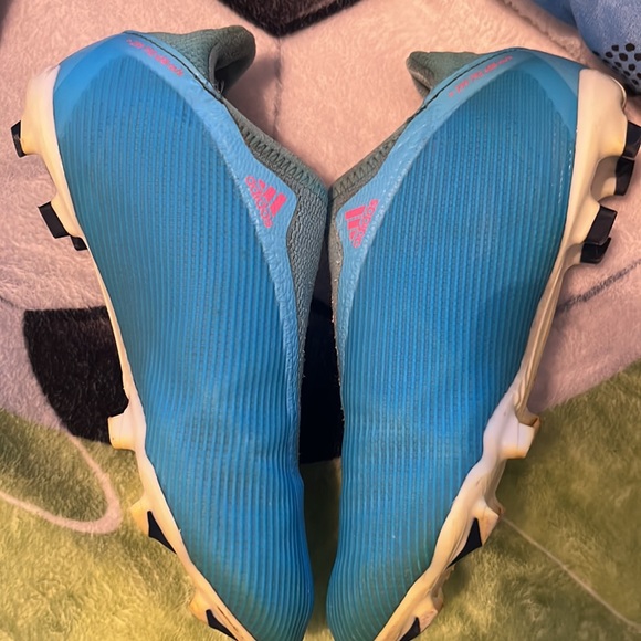 ADIDAS SOCCER CLEATS…..$30 - Picture 4 of 7